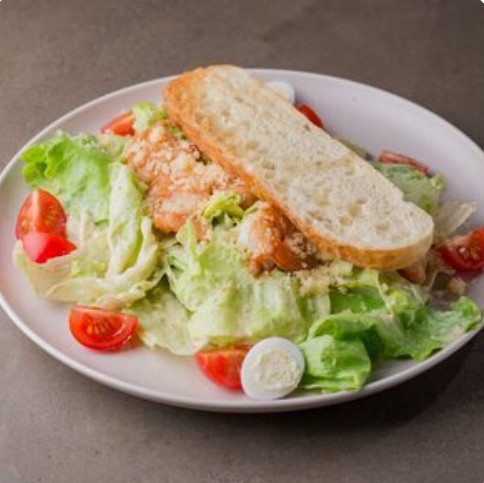 Салат Цезарь с креветками