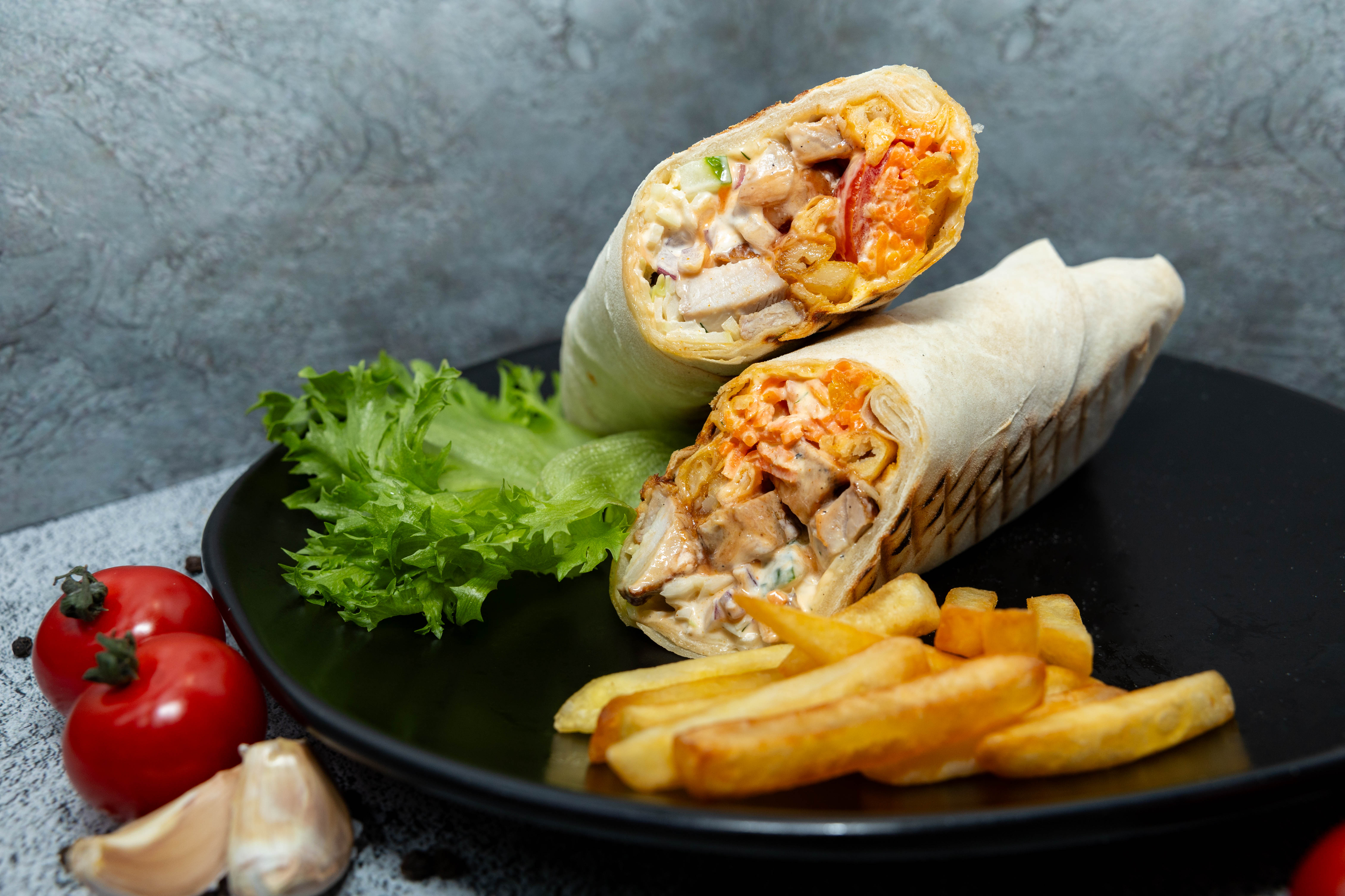 Шаурма с картофелем фри "с курицей"
