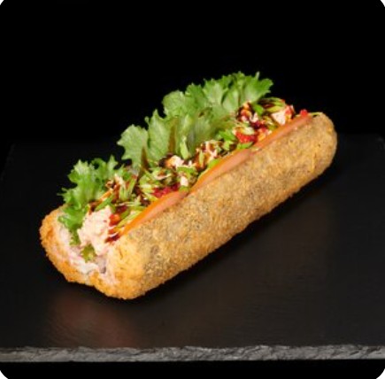 Жареный ролл хот-дог с острыми креветками