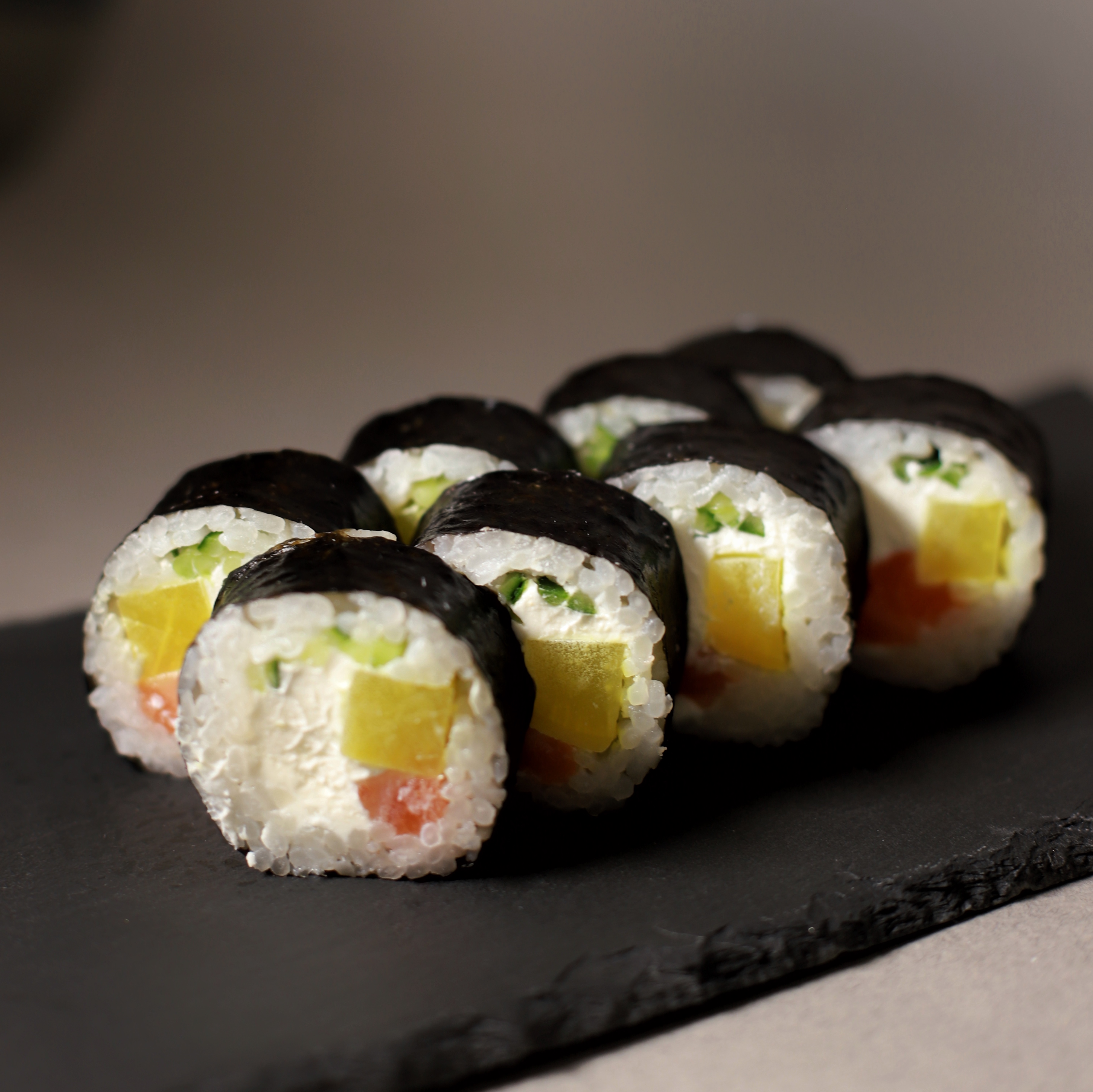 Ролл Лосось Такуан