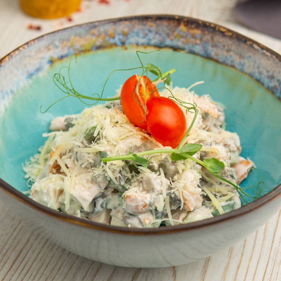 Салат с копченой курицей