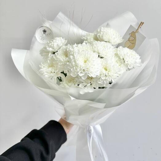 Букет-комплимен «Белый снег» из кустовых хризантем