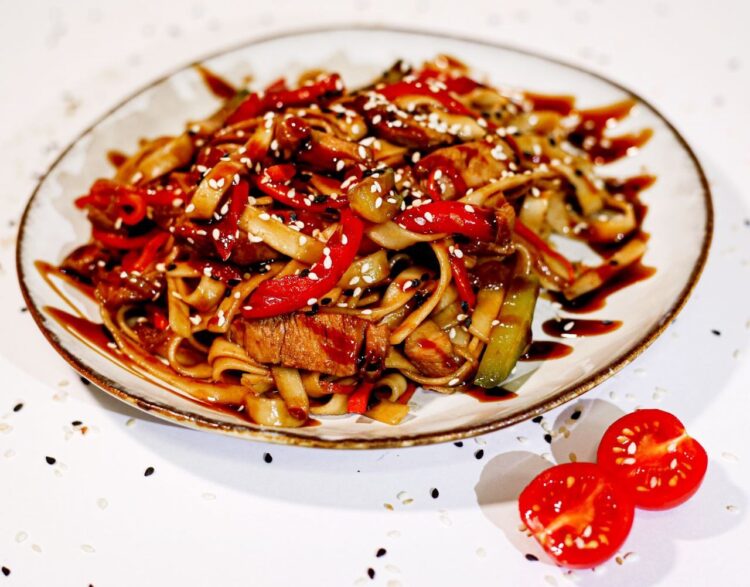 Удон с курицей