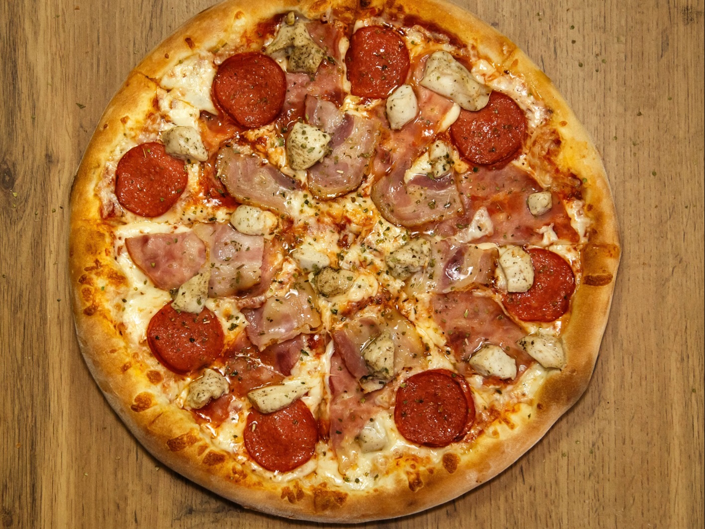 Пицца Мясная сливочно-чесночная