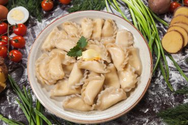 Вареники с картофелем и жареным луком