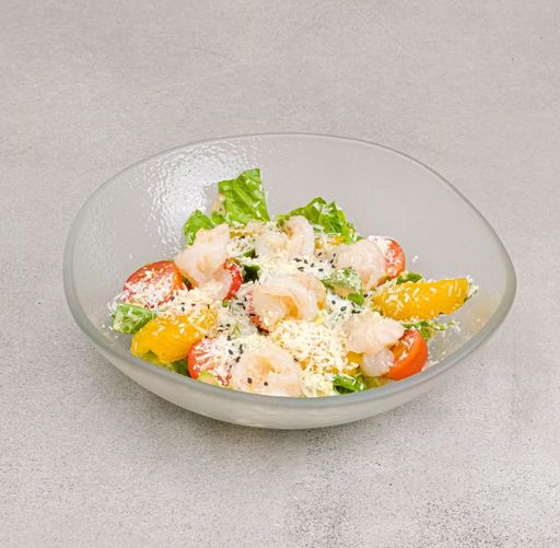 Салат с креветками и пармезаном