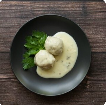 Тефтели куриные в сметанном соусе