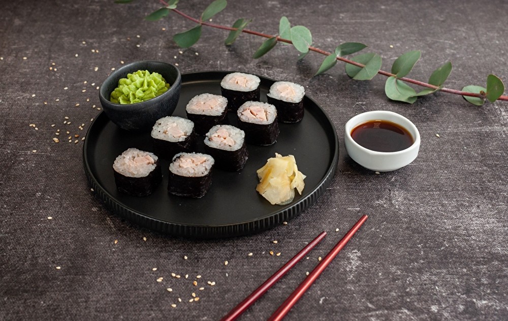 Классический ролл с курицей