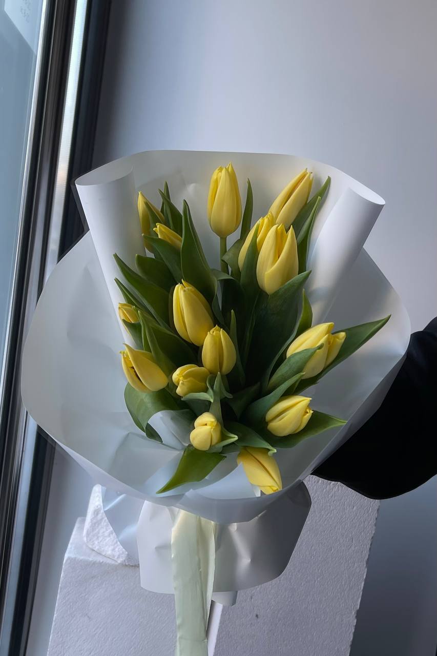 Букет из 15 тюльпанов