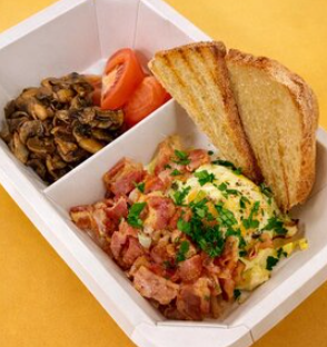 Английский завтрак с глазуньей