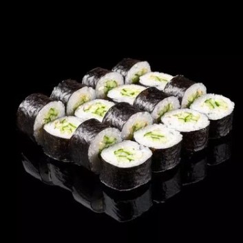 Хосомаки с огурцом и кунжутом