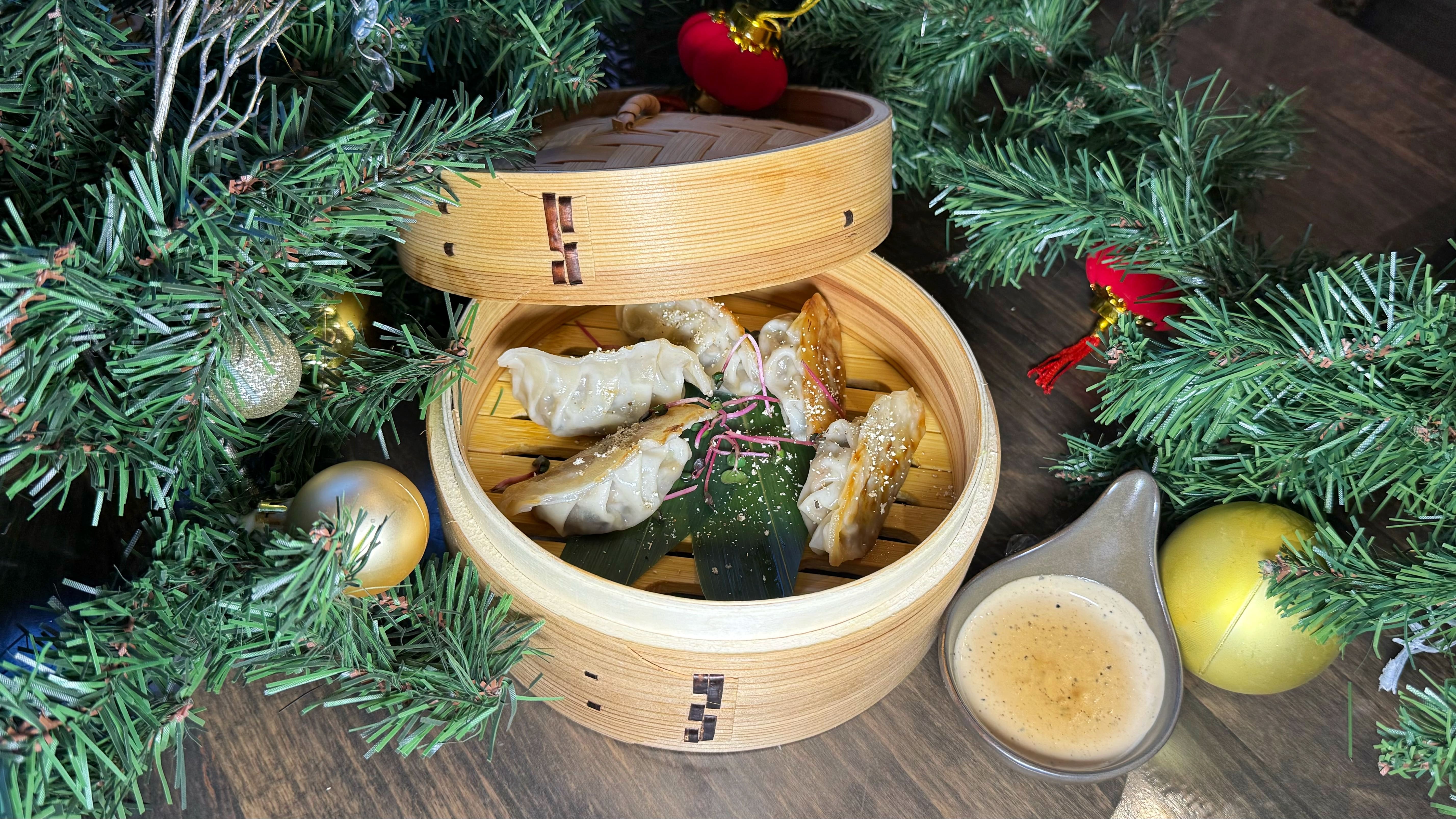 Гёдза с томленой уткой