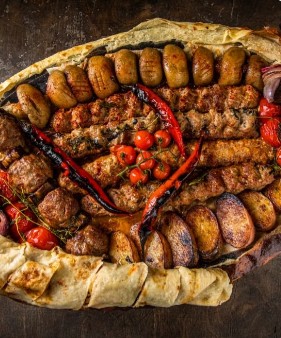 Ассорти люля-кебаб в хлебном коконе