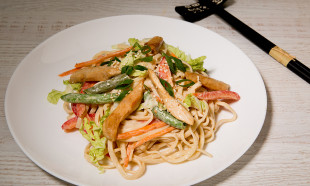 wok сливочный курица