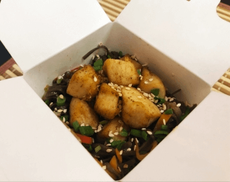 WOK соба с японскими наггетсами в соусе
