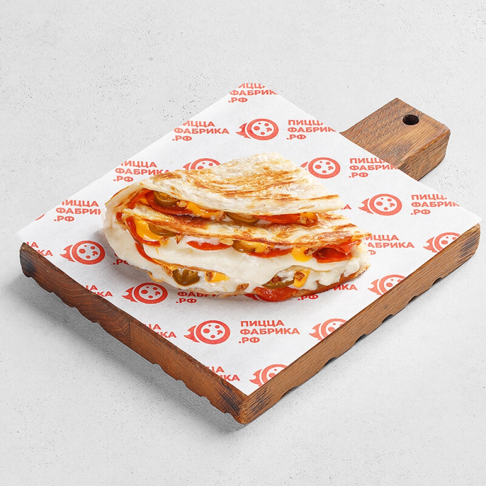 Кранч с пепперони и соусом чеддер 140гр