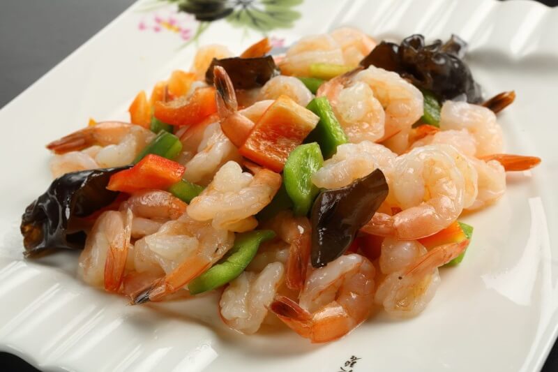 Креветки жареные с овощами