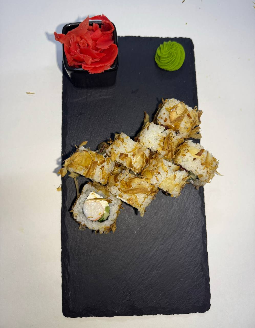 Бонито с креветкой.