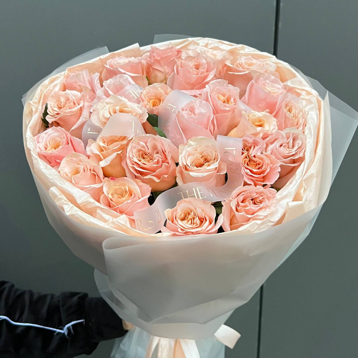 Моно букет из 25 роз 1