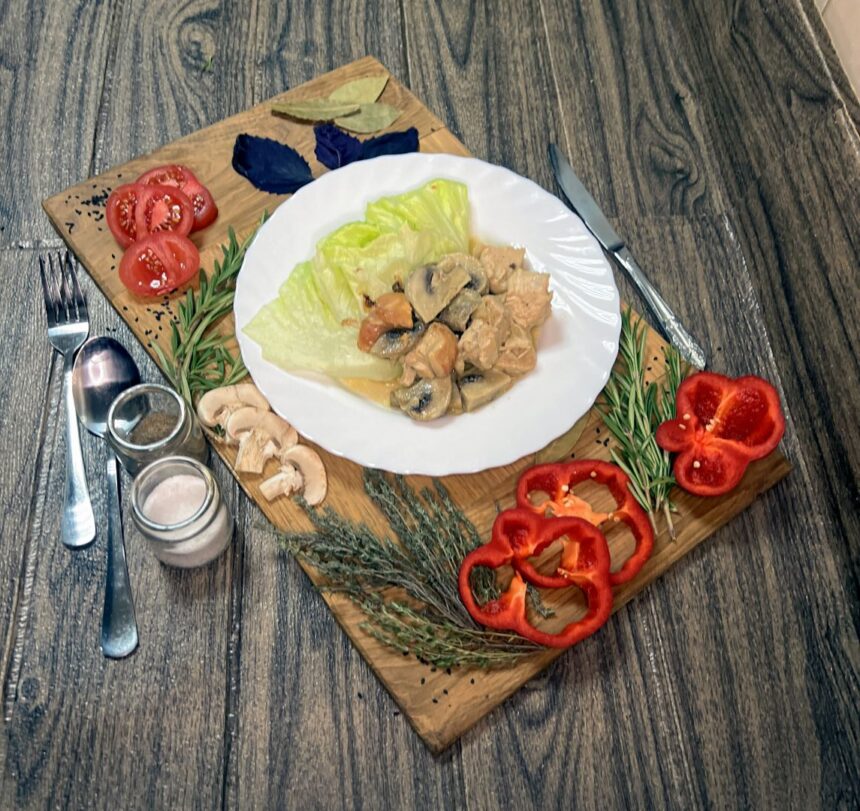 Куриное фрикасе с шампиньонами