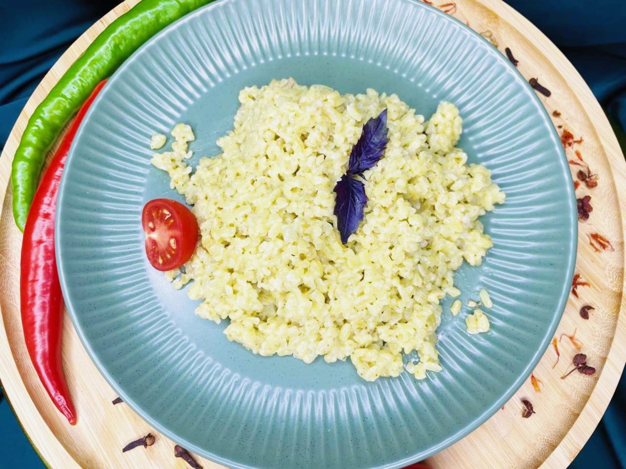 Булгур с соусом песто и сливочным маслом