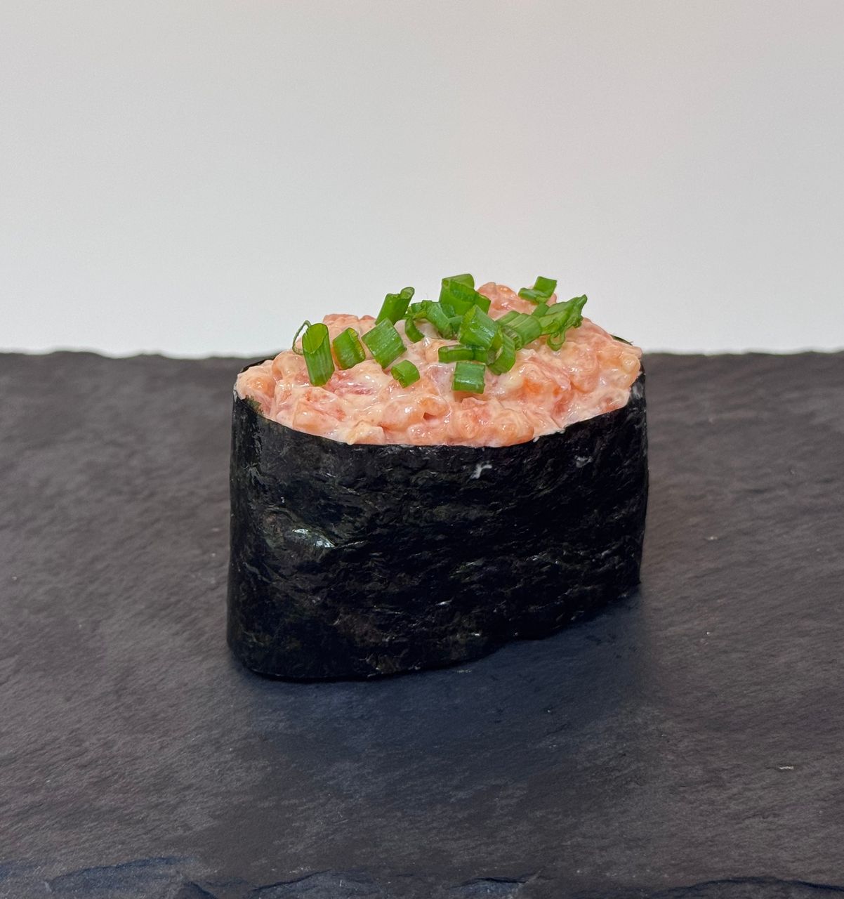 Гункан форель