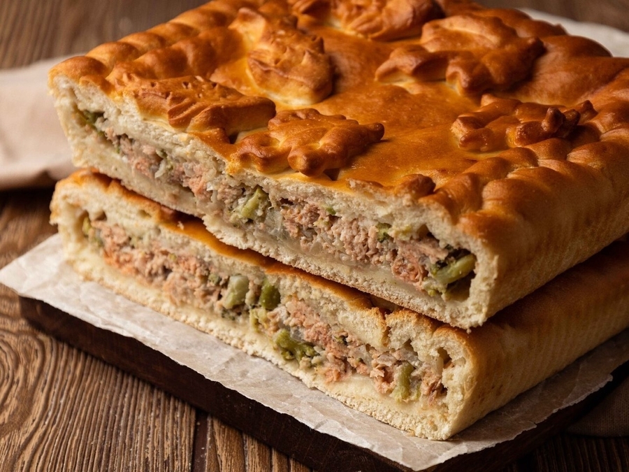 Пирог с горбушей и брокколи на дрожжевом тесте 1кг