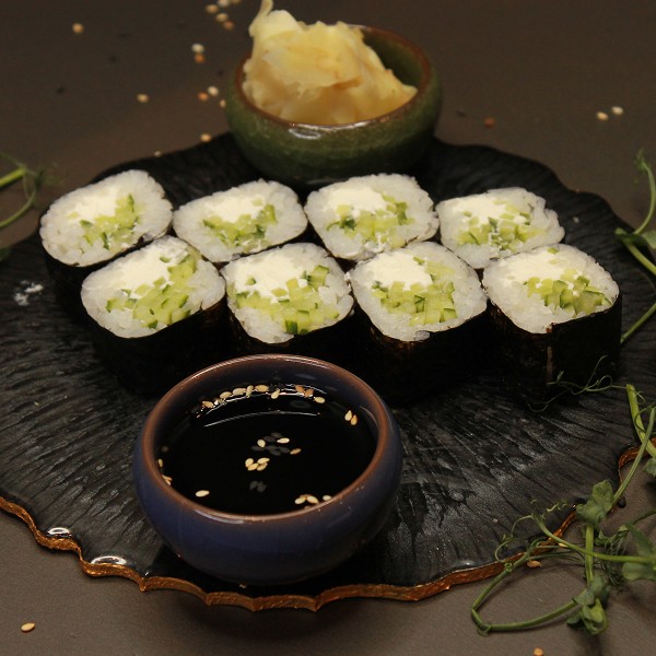 Ролл огурец с сыром