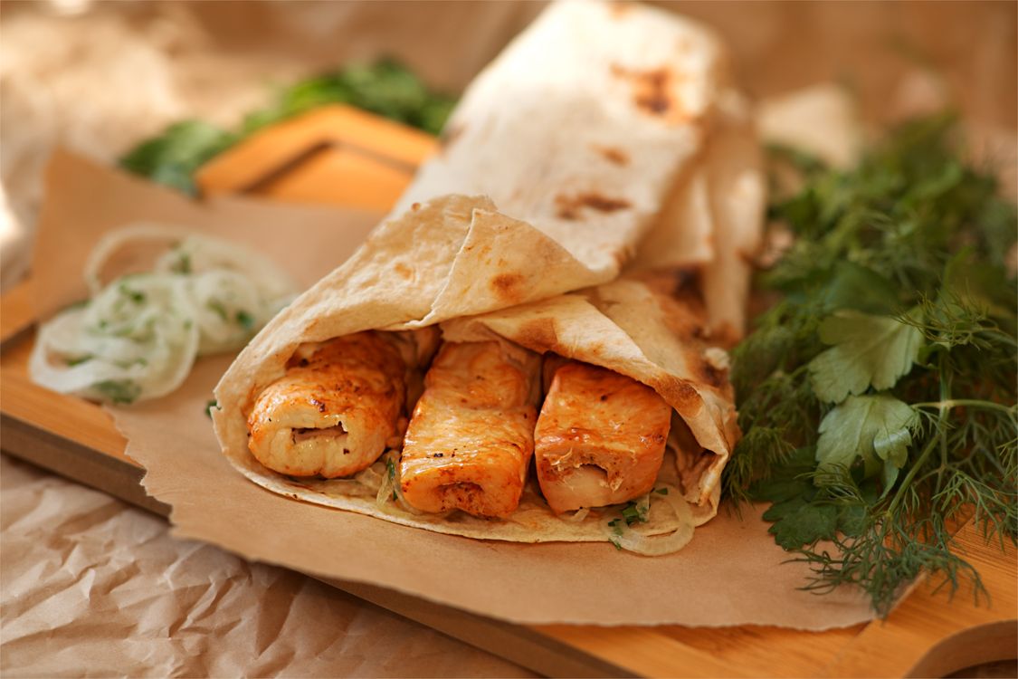 Шашлык в лаваше из курицы