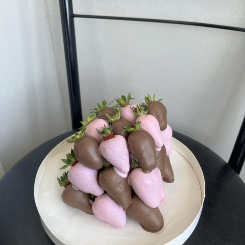 Торт из клубники в шоколаде