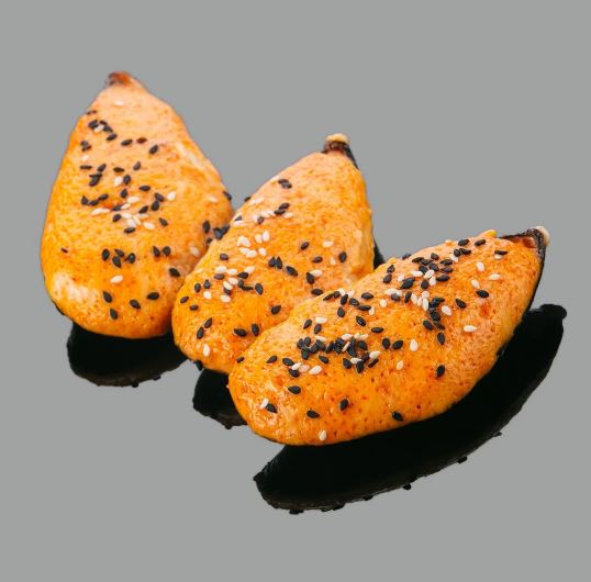 Запеченные мидии в створках в соусе спайси