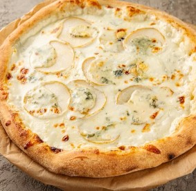 Пицца с грушей и горгонзолой / Pizza with pear