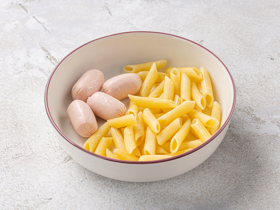 Макароны с мини-сосисками