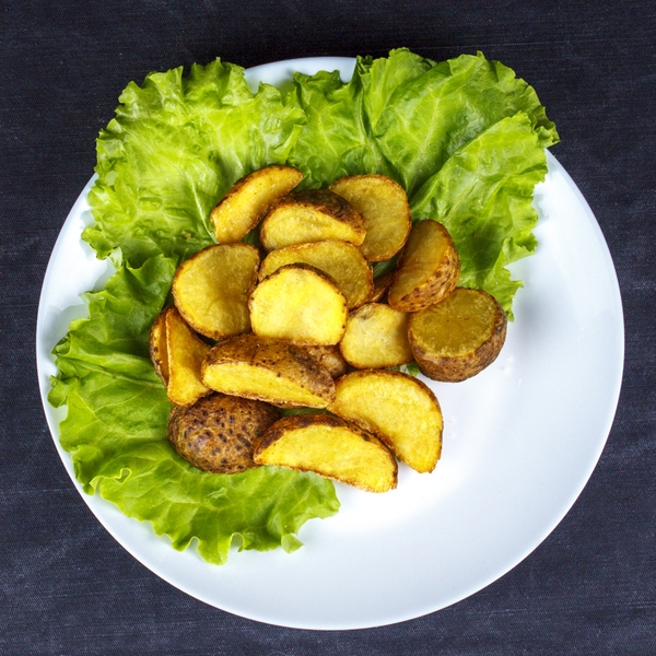 Картофельные дольки в кожуре
