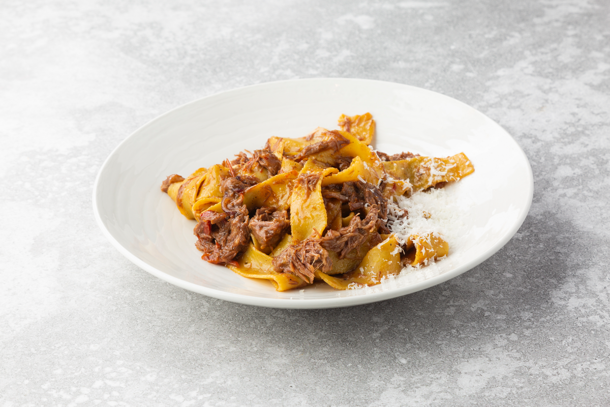 Паста с томлеными щечками