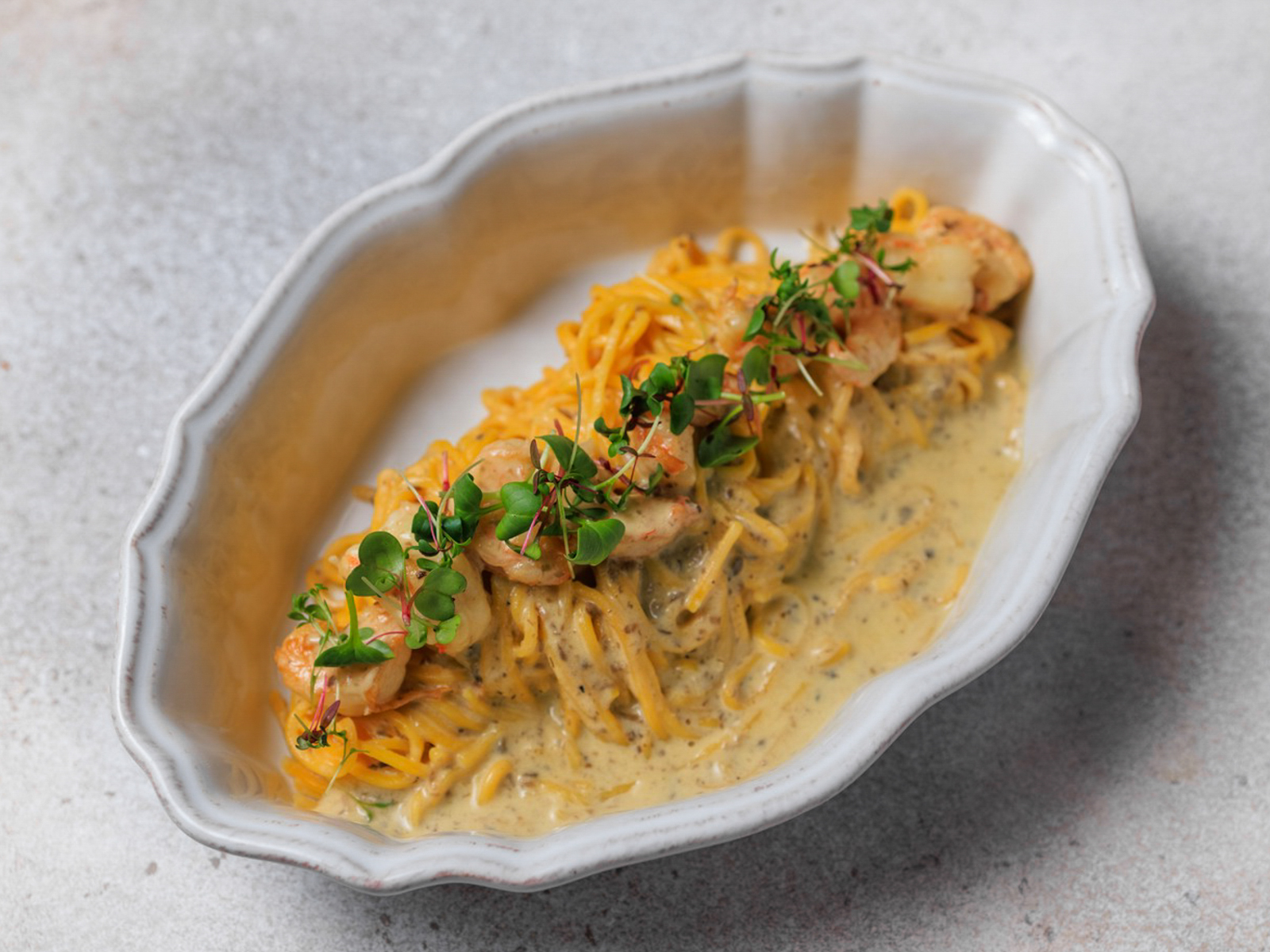 Спагеттини с креветками и трюфельным маслом