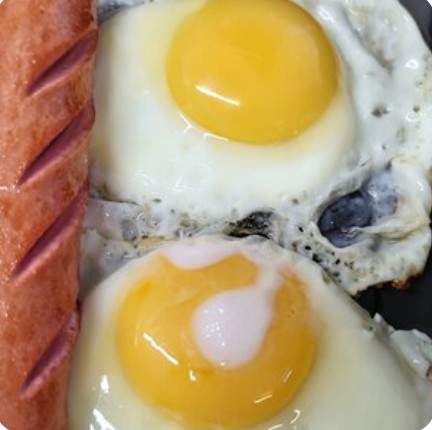 Глазунья с сосиской