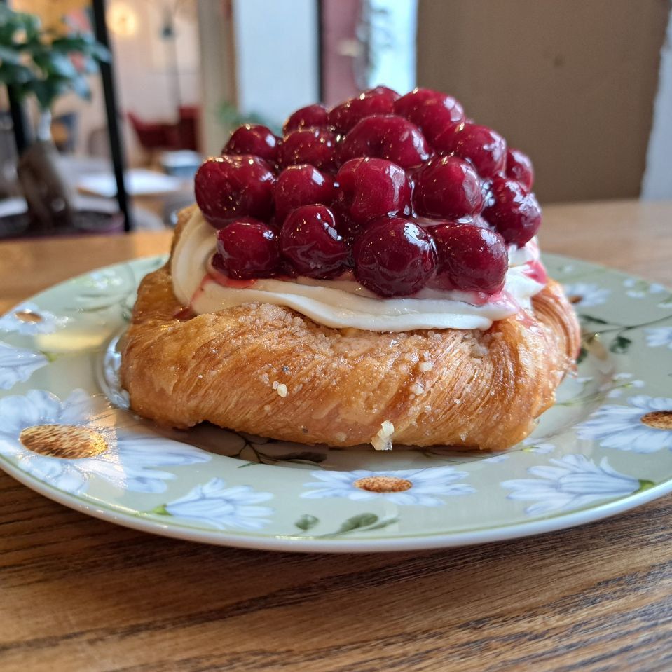 Вензель вишня