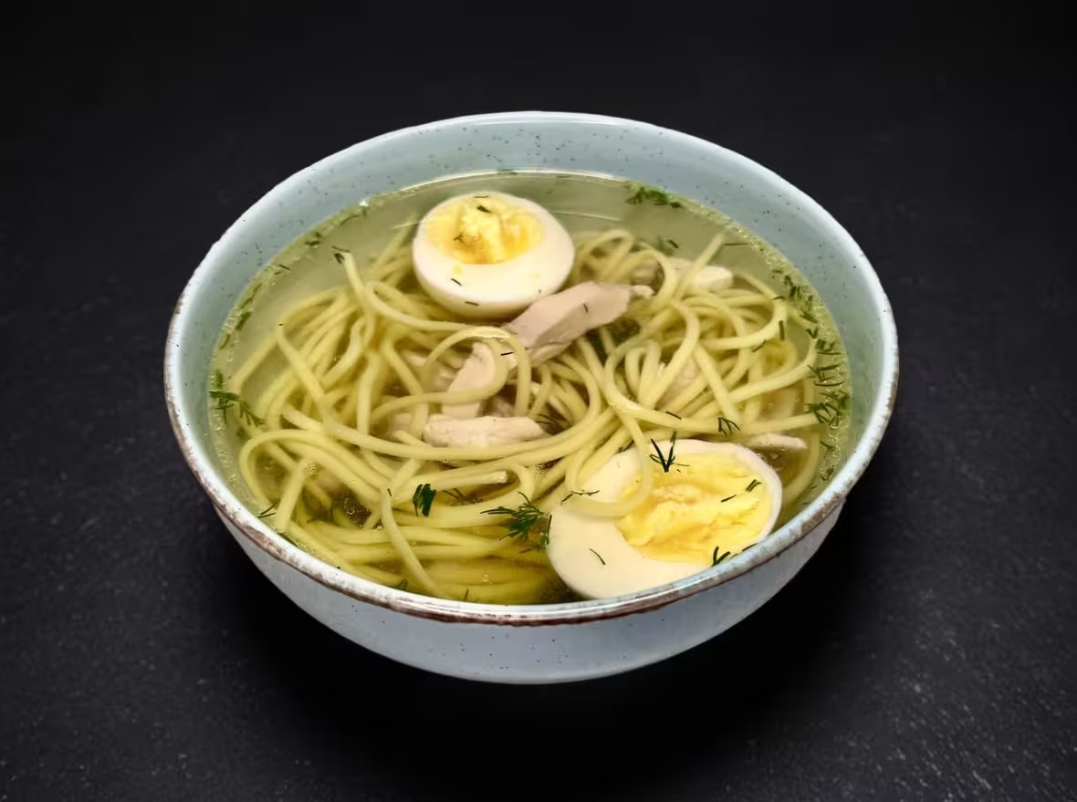 Суп куриный с лапшой и яйцом