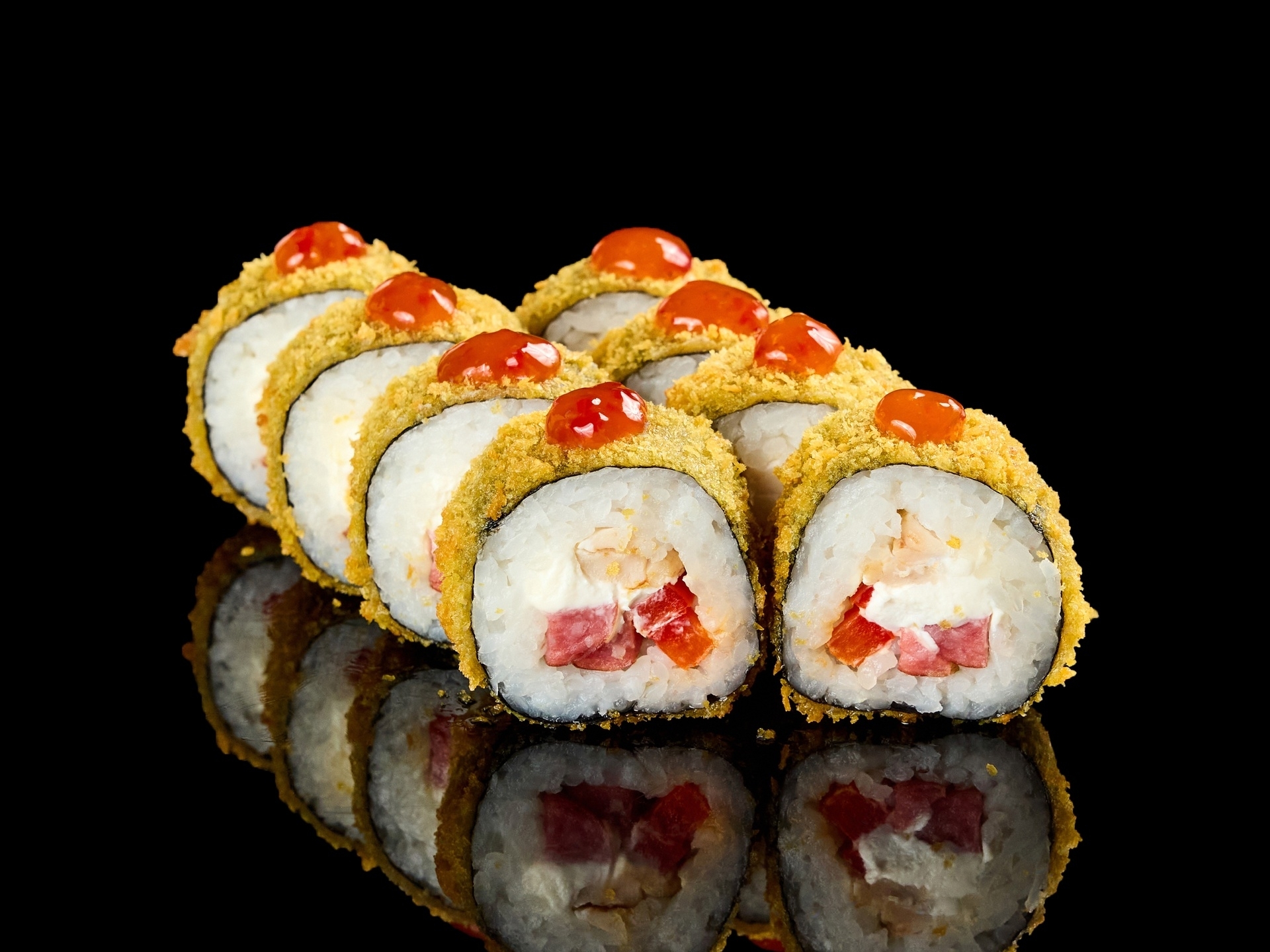 Теплый с колбасками и курицей