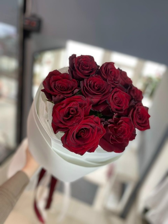 Букетик из 11 красных роз