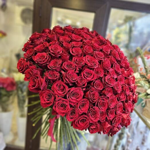 Букет из красных роз 51 шт