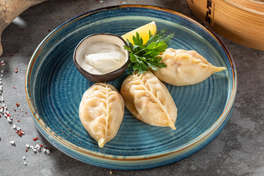 Манты с лососем