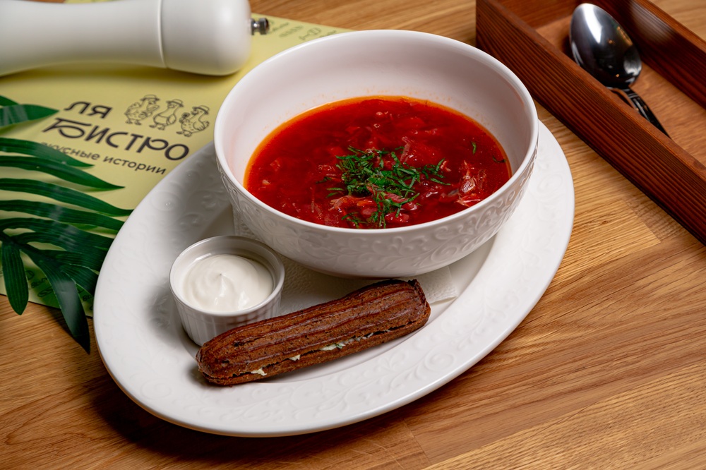 Борщ с уткой и бородинским эклером 