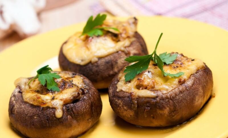Шампиньоны с сыром