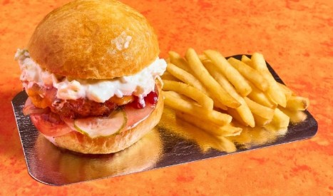 Бургер свинина+ фри в подарок