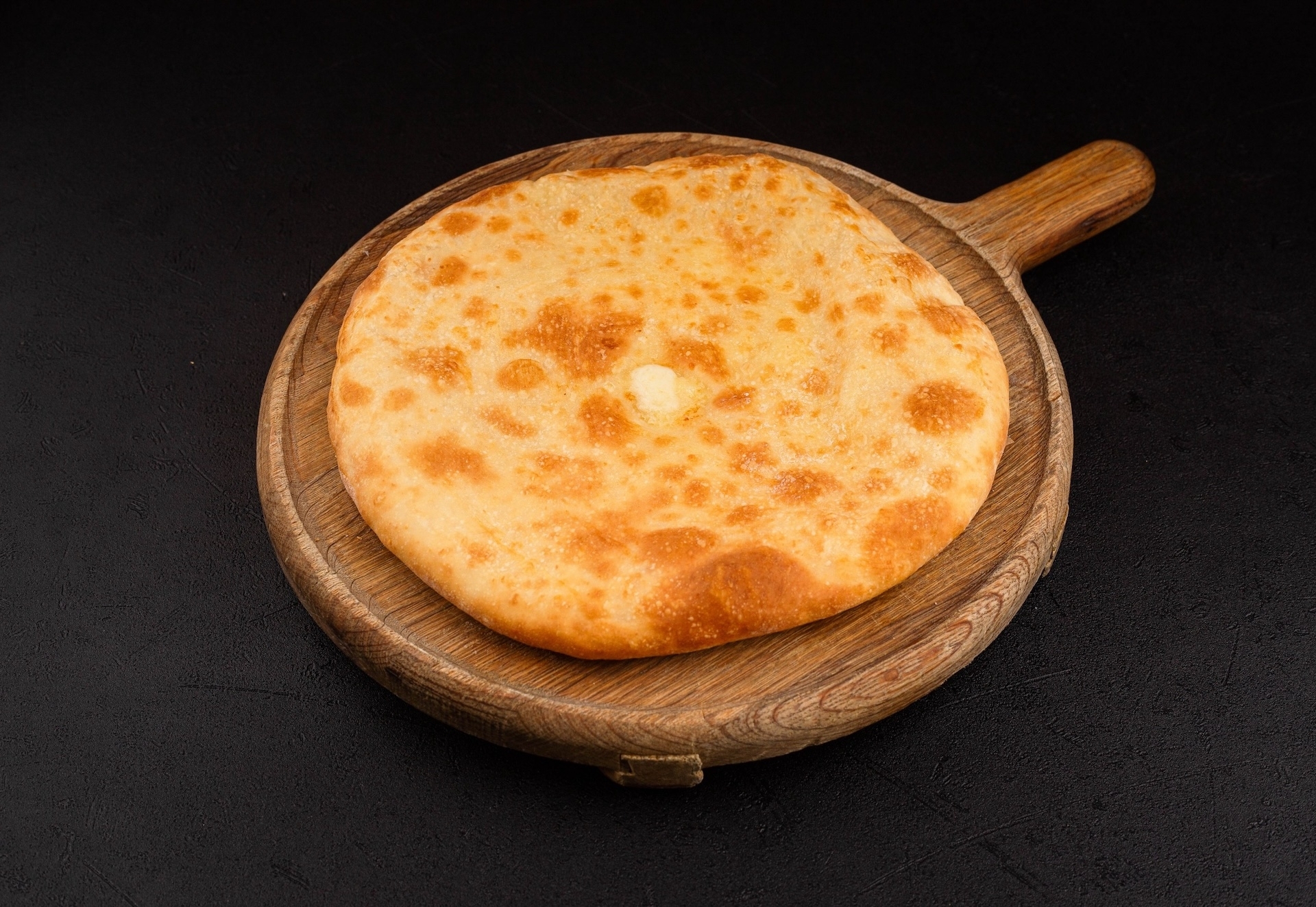 Осетинский пирог с картофелем и сыром