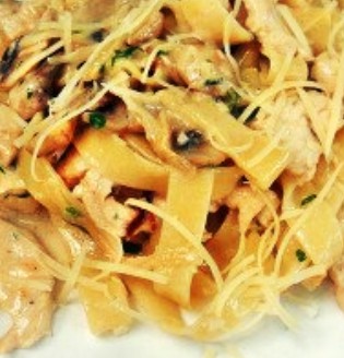 Паста с курицей грибами