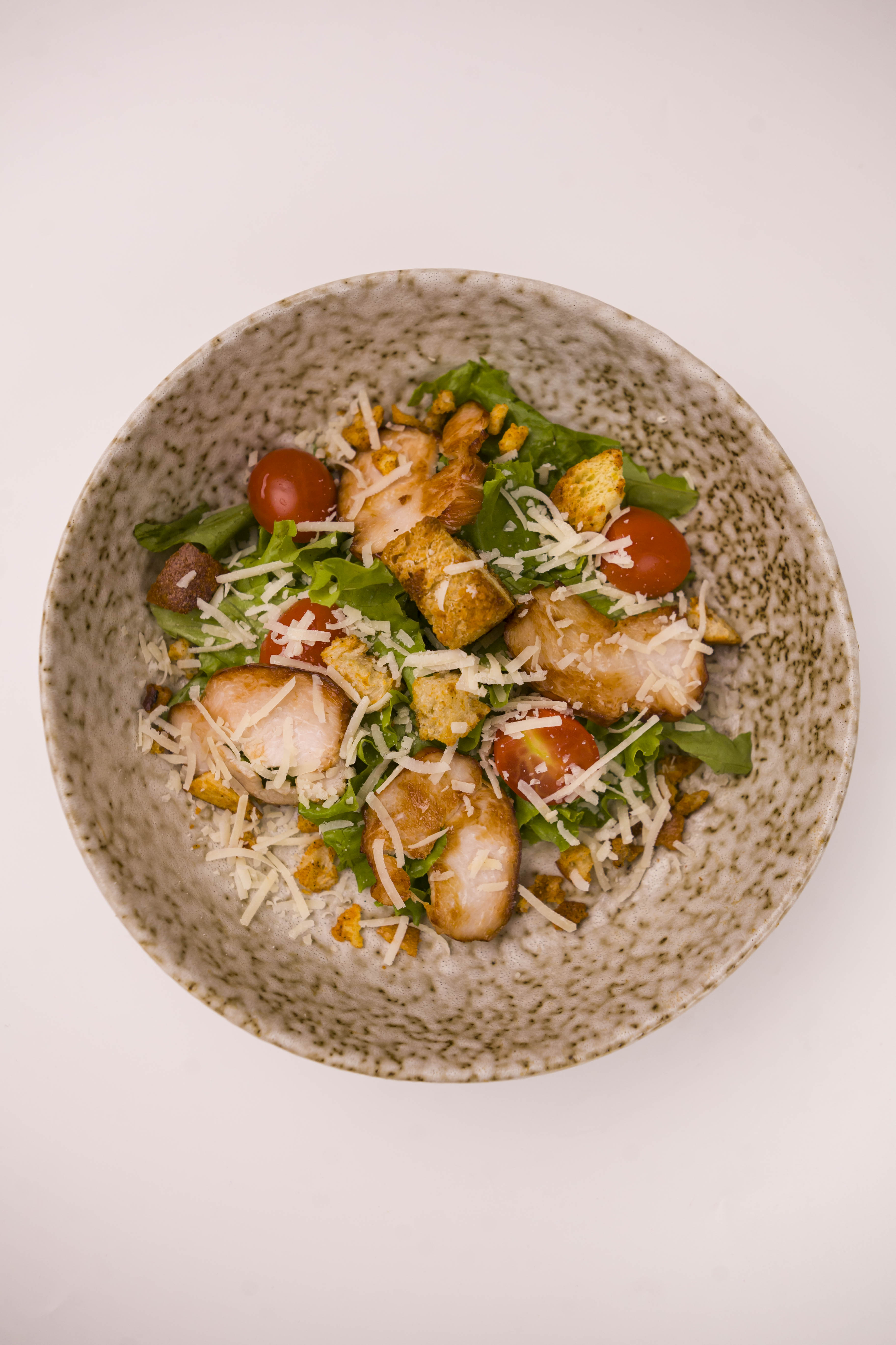 Салат Цезарь с курицей