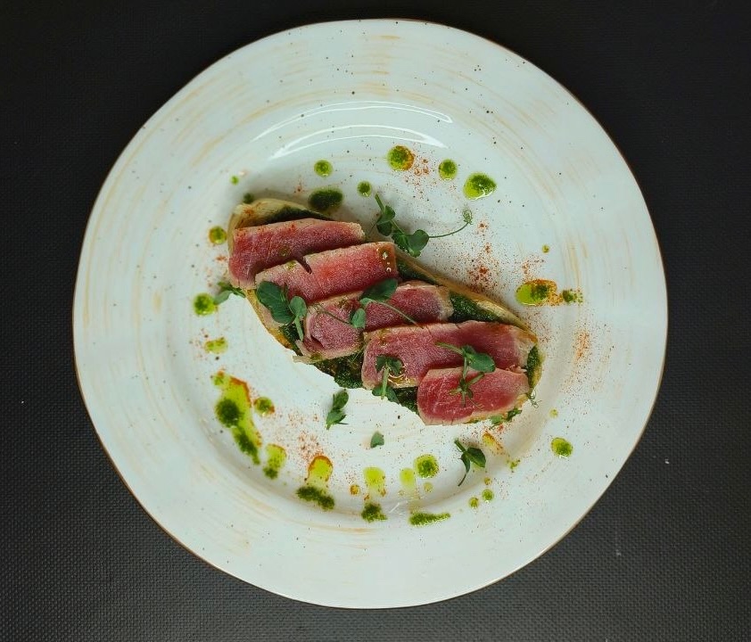 Брускетта с тунцом